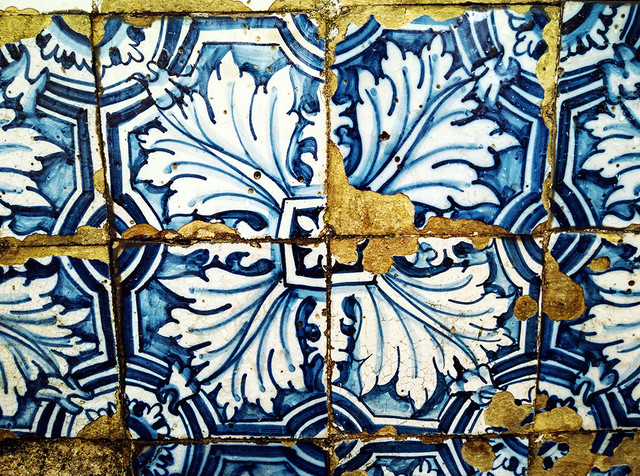 Ada Wanders/Włóczykijada. Azulejos in Lisbon in Alfama.